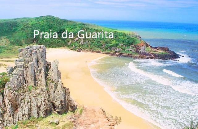 Casa De 2 Quartos Com 2 Ares-Condicionados Em Torres-Rs - Na Mais Bela Praia Gaucha - Cozinha - Banheiro - Tv Smart 32 E Wi-Fi - Estacionamento - Anfitria Superhost No Bnb Villa Bagian luar foto